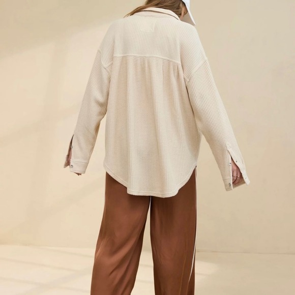 Aerie Anytime Fave Waffle Oversized Button Shirt Womens Medium Cake Batter Cream - Picture 2 of 14